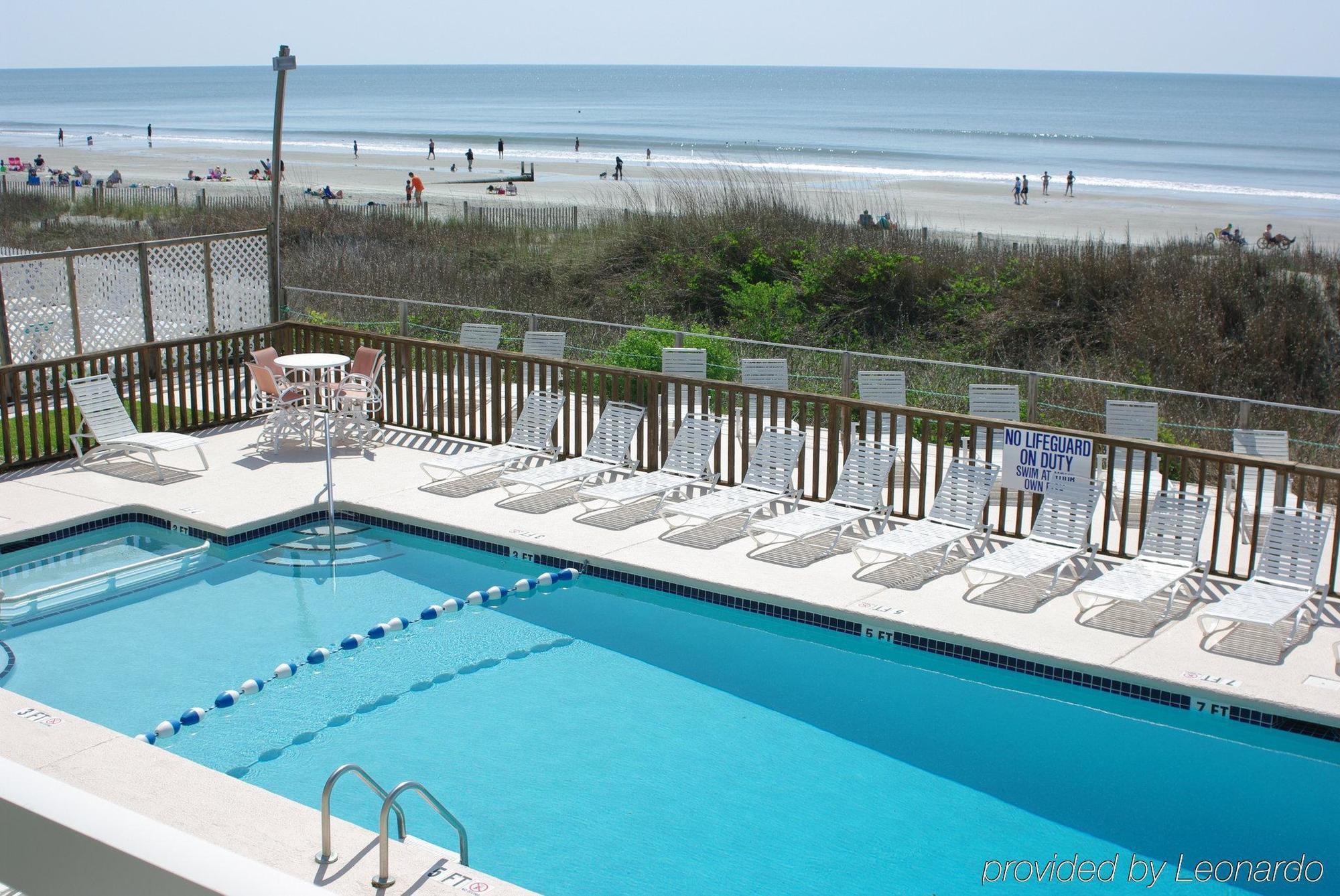 Castaway Beach Inn & Swim Up Bar Норт-Міртл-Біч Екстер'єр фото